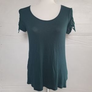 HIPPIE CHIC WOMENS ROUND NECK TOP WITH CROCHET SHORT SLEEVES